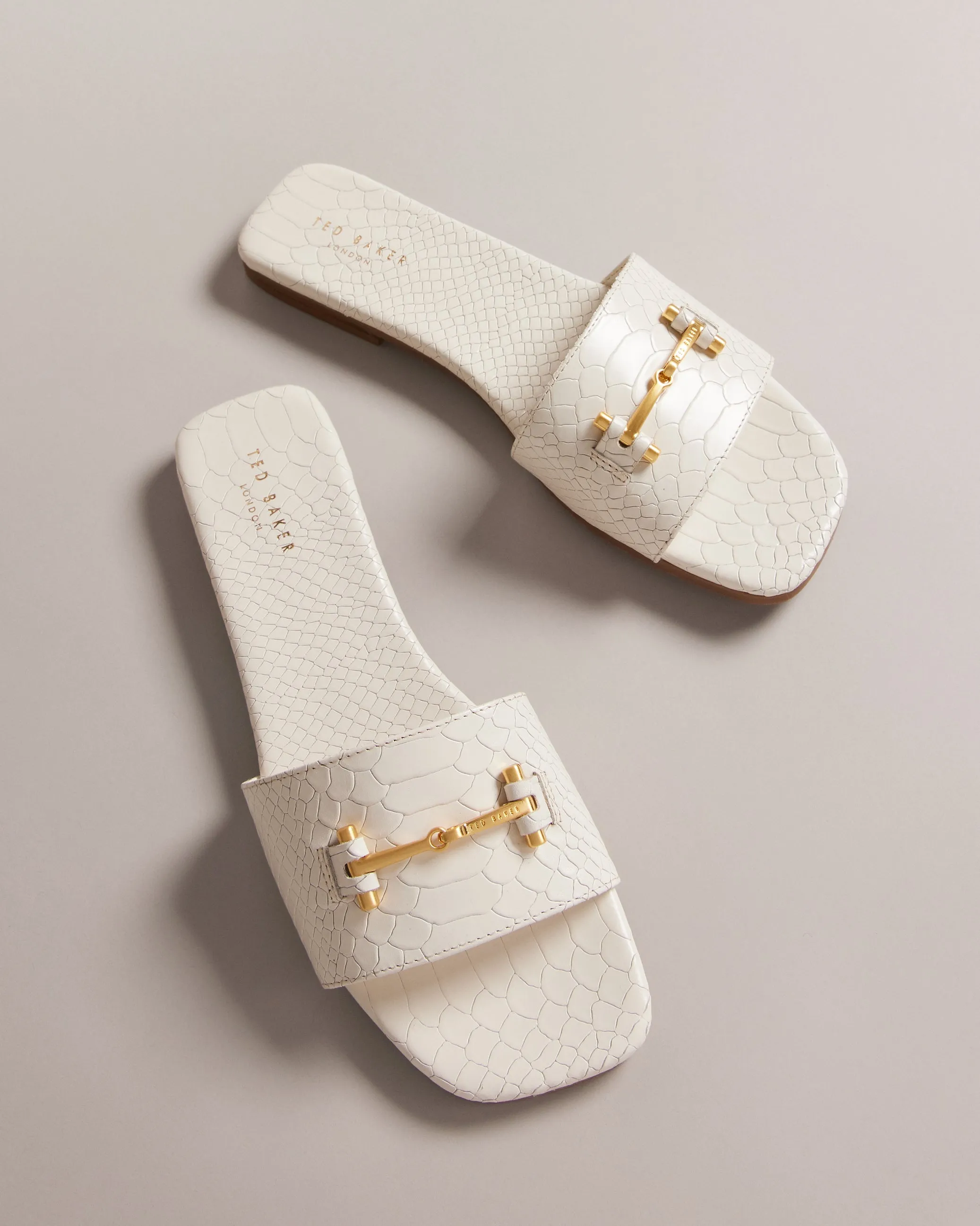 Ashinu Leather Equestrian Sandals Ivory