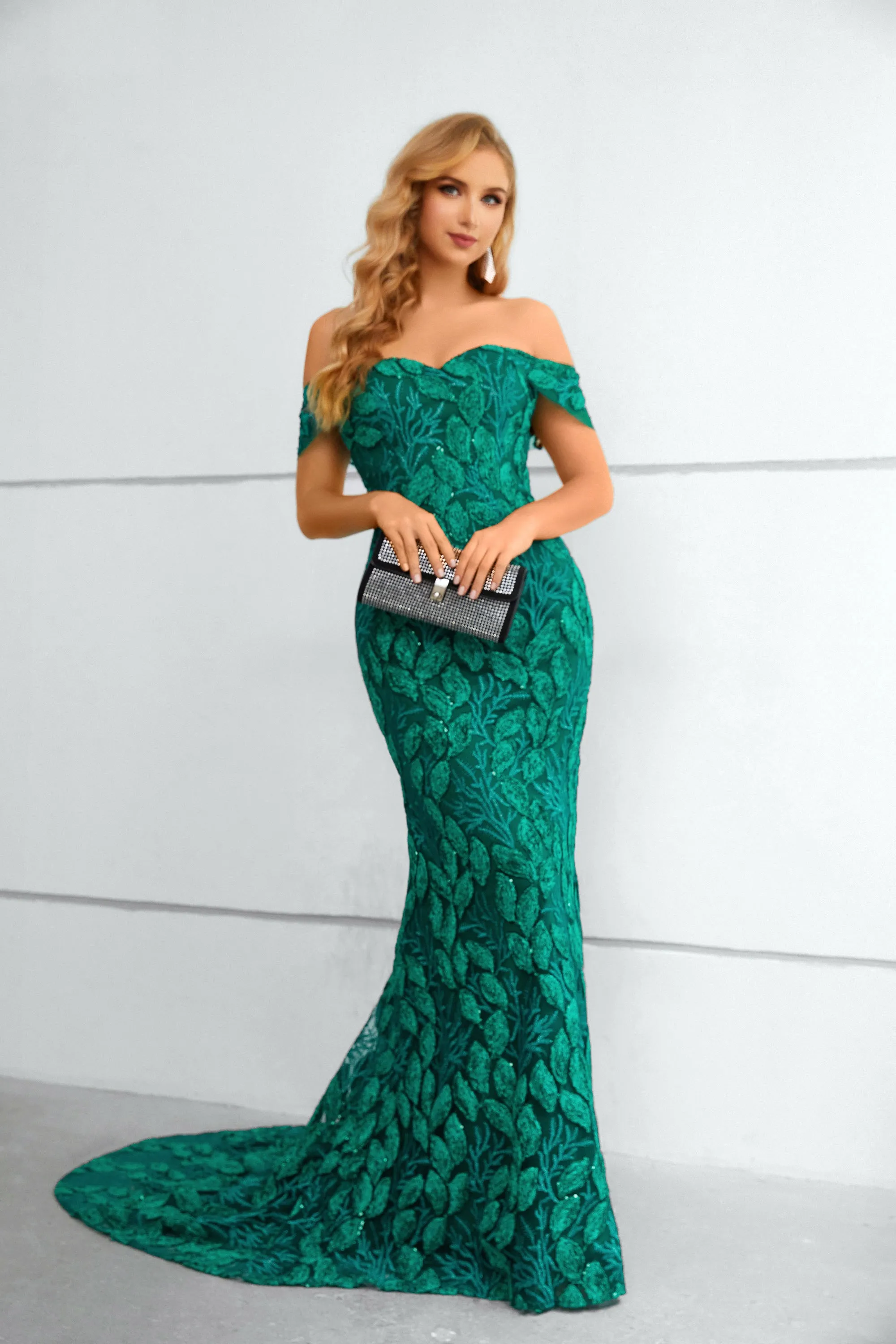 Green Mermaid Off-The-Shoulder Lace Long Prom Dress