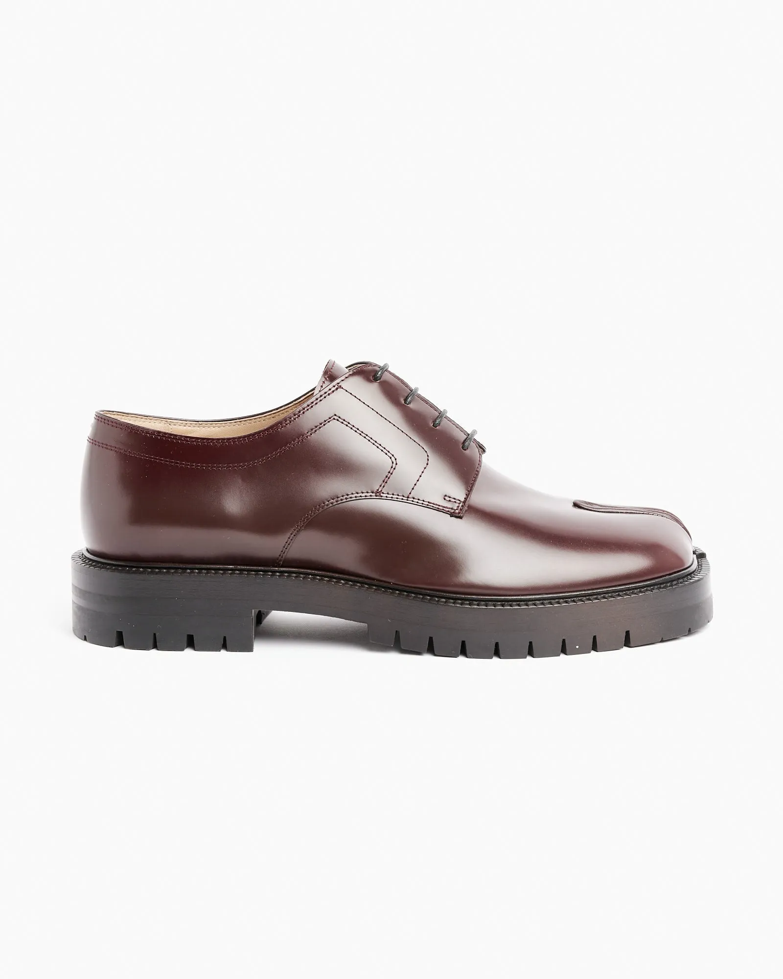 Tabi County Lace-Up in Brown